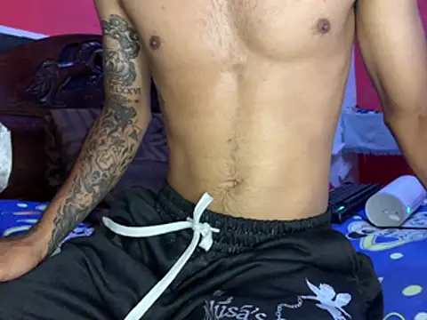 tanned_boy live cam on StripChat