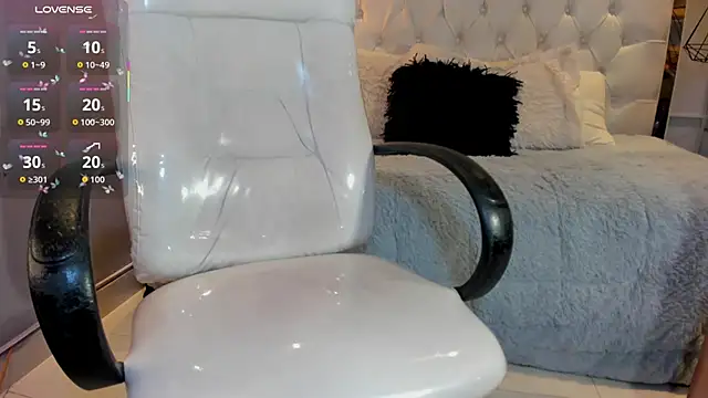 felix_haze live cam on StripChat
