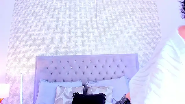 NohaCooper live cam on StripChat