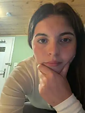 AntonellaSkyy live cam on StripChat