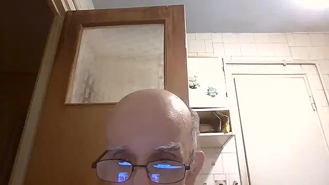 mariusica1@xh live cam on StripChat