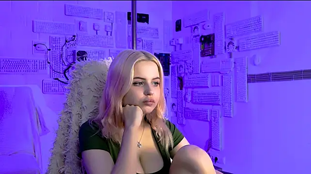 AliceSilvia_ live cam on StripChat