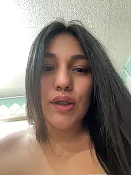 Webcam Model(Emily_Gomezz) is live