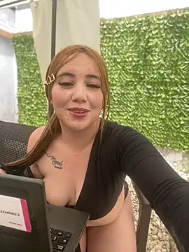 LunaGomez_Pink live cam on StripChat