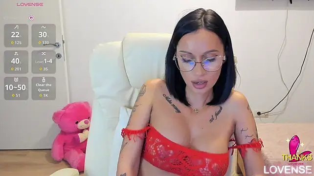 kissnicol32 live cam on StripChat