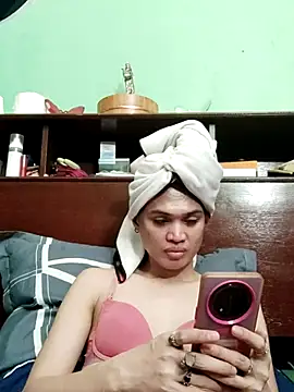 QueenSoreal live cam