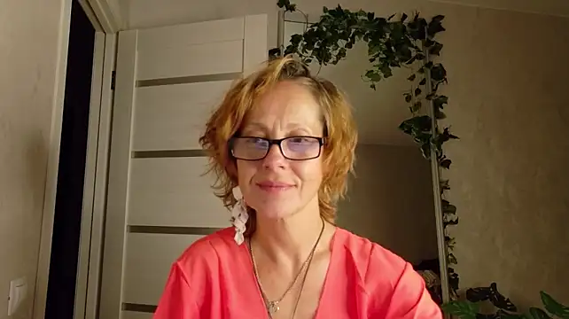 LioraWeiss live cam on StripChat