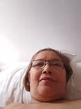 Cessi50 live cam on StripChat