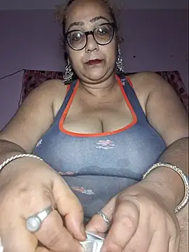 MISTI_KOLK live cam on StripChat