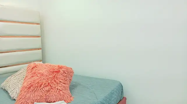 Isabellaa_Reyes live cam on StripChat