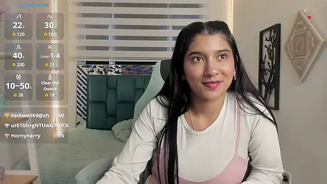 Aurora_Blazee live cam on StripChat