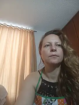sky_sanz1 live cam on StripChat