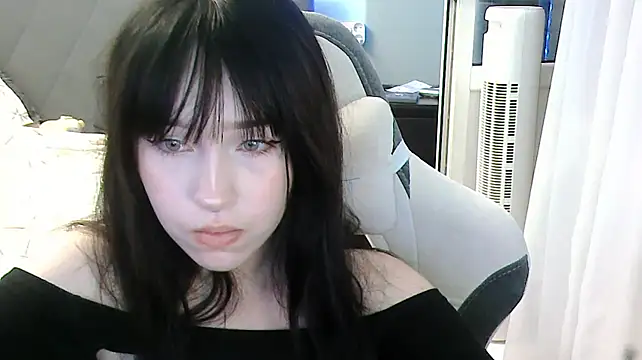 EvaHurt live cam on StripChat