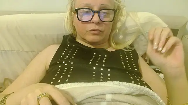martachatte live cam on StripChat
