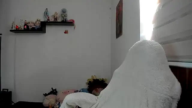 Shaddycute_ live cam on StripChat