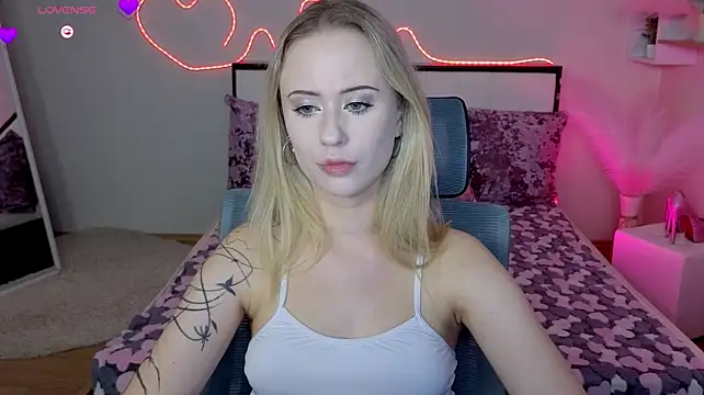 SashaBrooks live cam on StripChat