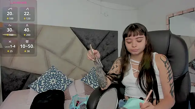 SaskiaGrendel live cam on StripChat