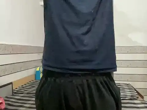 thewoofyguy live cam on StripChat