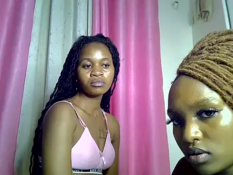 Sexy_strawberina live cam on StripChat
