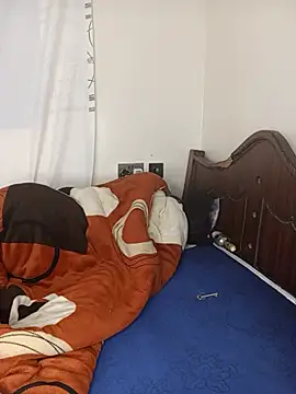naughty_booty live cam on StripChat