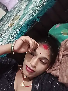Manyacute live cam on StripChat