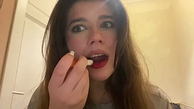 JaquelynObando live cam on StripChat