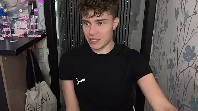 holy_eggs_02 live cam on StripChat