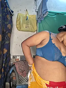 real_desi_couple (G milf) - Boobs show