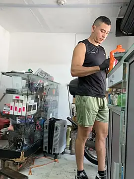 paul22cm- (Ask my age) - Caress my sexy body!!