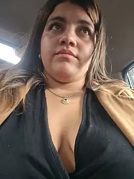 ivy_enjoy (F young) - Rub pussy in public