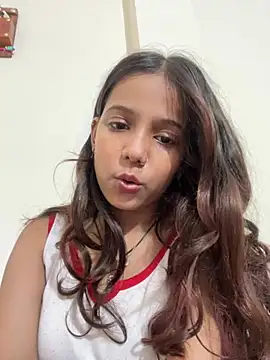 maggie_748 (F teen) - Talk some one in live