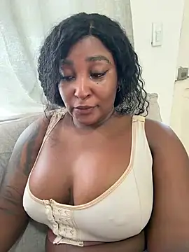 denise_wolfe21 (F young) - Show you sexy tits mami 😈