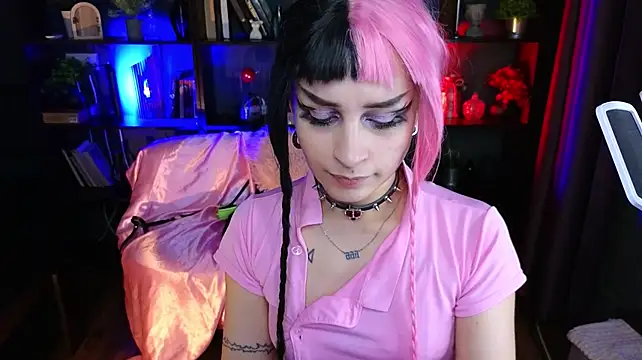 marsy_bliss (F young) - on knees open mouth