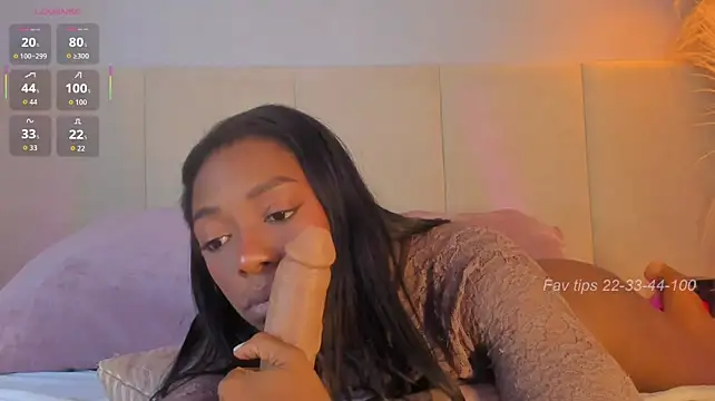 aprilebony_ webcam
