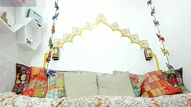 LadyNahir webcam