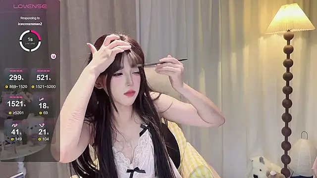 Yaiyigirl live sex cam