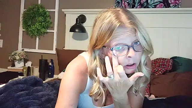 Stickywethoney live cam on StripChat
