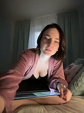 Snowhiite Live Webcam on Stripchat