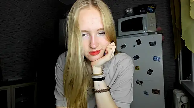 Mia_Azart live cam on StripChat