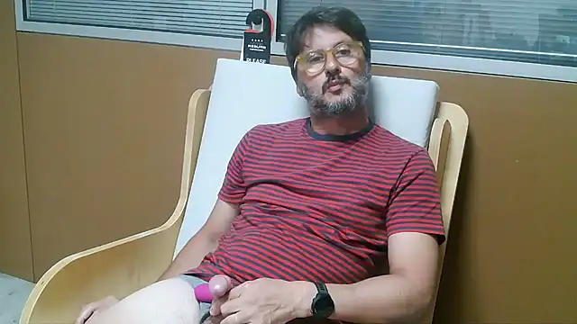 Cellino4 live cam on StripChat