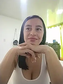 hailey85 live cam on StripChat