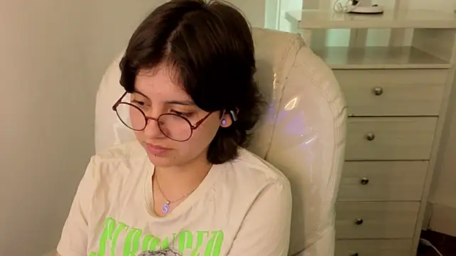 Nathaly_ds live cam on StripChat