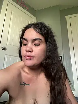 Islandmamita live cam on StripChat