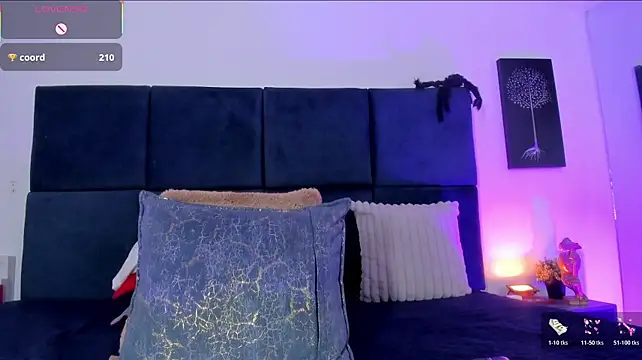april_jones05 live cam on StripChat