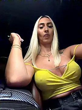 KelseyJunes webcam