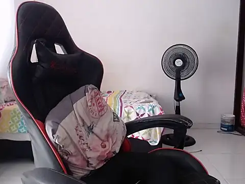 Adriana_0312 webcam