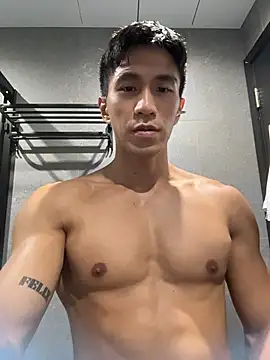 gooodboiii live cam on StripChat