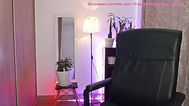 Andy_Roses live cam on StripChat