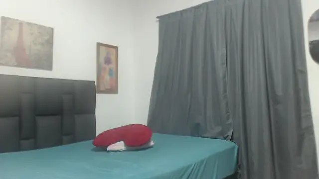 Doll_rihana live cam on StripChat