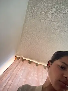 Megan_Hillss_ live cam on StripChat